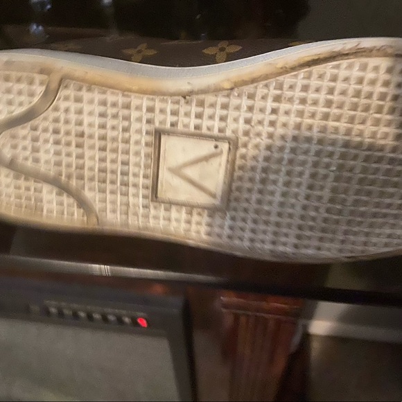 Louis Vuitton Front row Low Sneakers - Picture 9 of 11